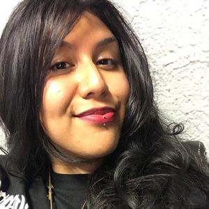 Meet your Posher, Caroleena